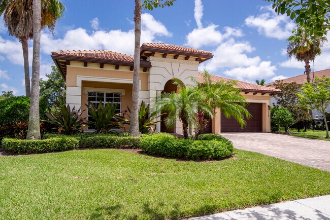 Building Photo - 172 Manor Cir