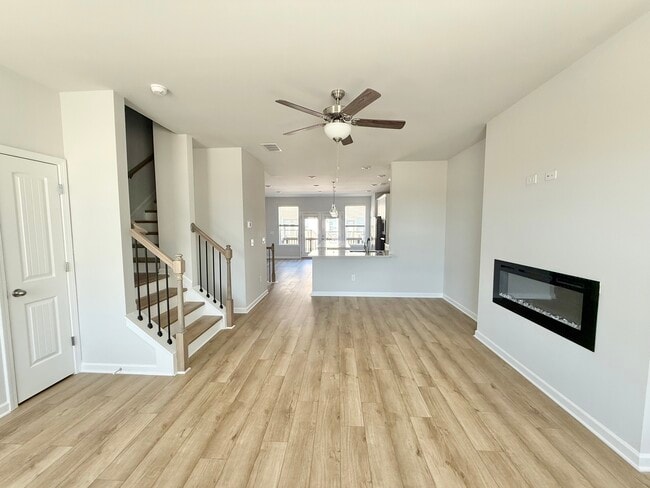 Building Photo - 206 Daybreak Ln