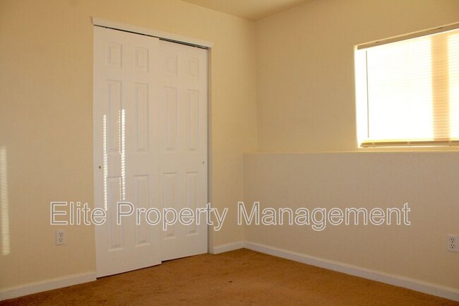 Building Photo - 685 S McCoy Dr