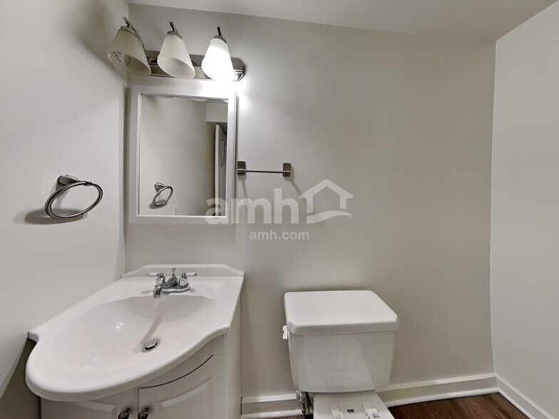 Building Photo - 6828 Denby Dale Rd