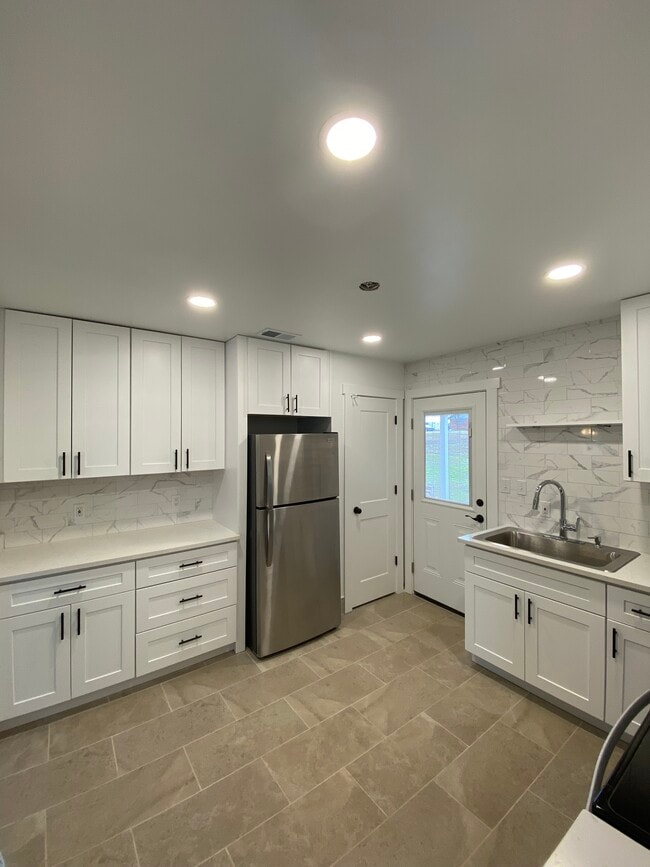 Building Photo - 23 Palmetto Dr