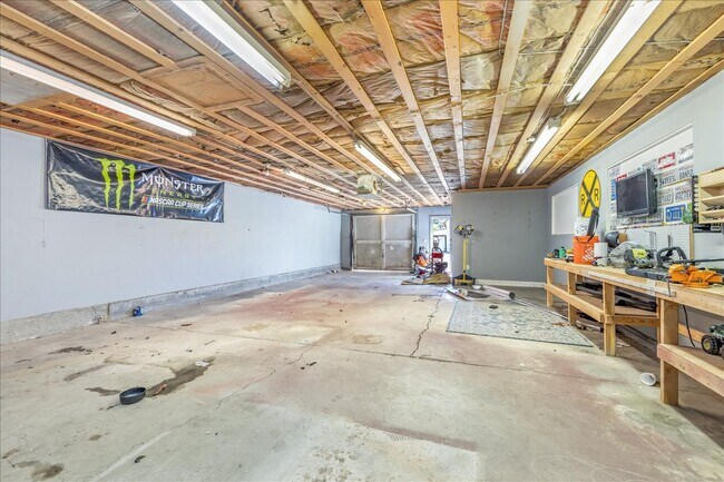 Building Photo - 205 N Fouch St