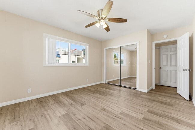 Building Photo - 403 38th St