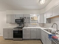 Building Photo - 1401 Broadview Pl