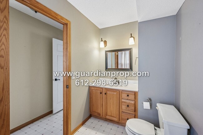 Building Photo - House Near Downtown Stillwater Available N...