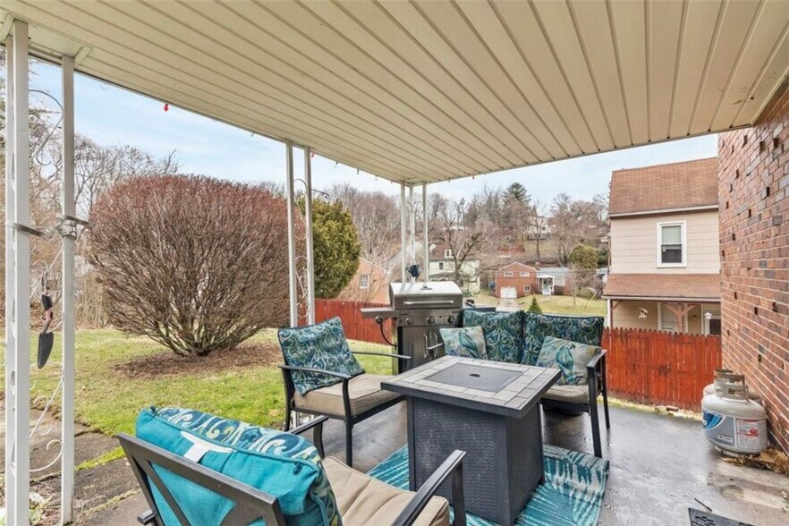 Backyard - 3642 Linden Ave
