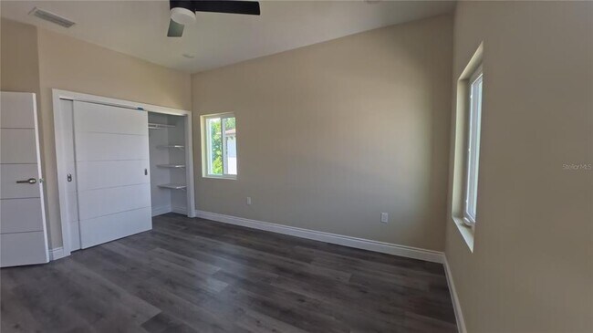 Building Photo - 1835 Brentwood Ct