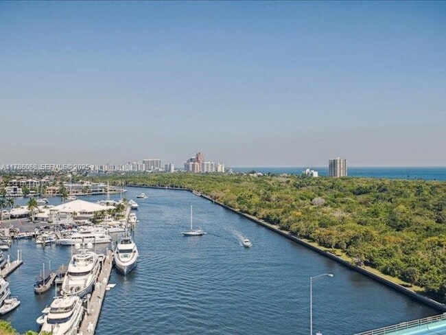 Building Photo - 2670 E Sunrise Blvd