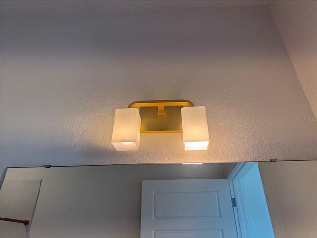 Building Photo - 798 TETBURY Lp