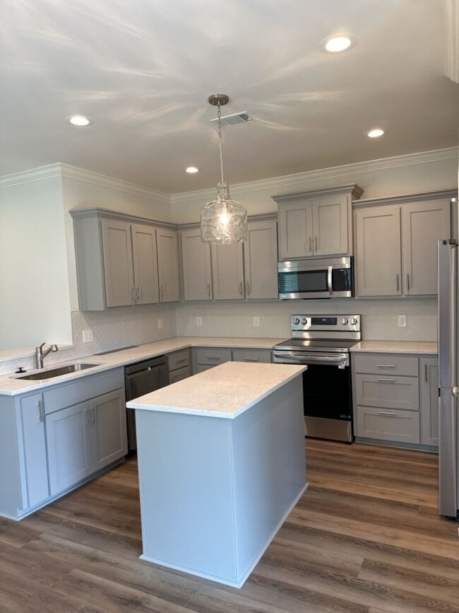 Building Photo - 20 Owens Rd