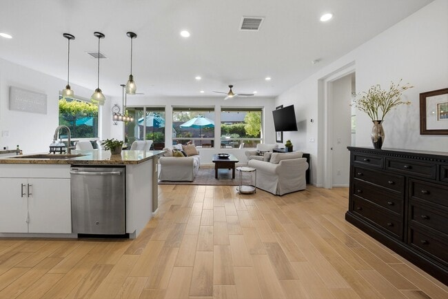 Building Photo - 51811 Golden Eagle Dr