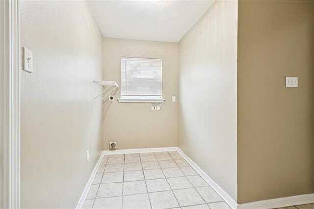 Building Photo - 104 Poe St