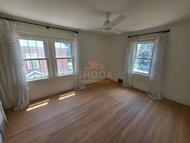 Building Photo - AVAILABLE JANUARY 2027 - BEAUTIFUL AND UNIQUE 4 BR HOME ACROSS CAMPUS