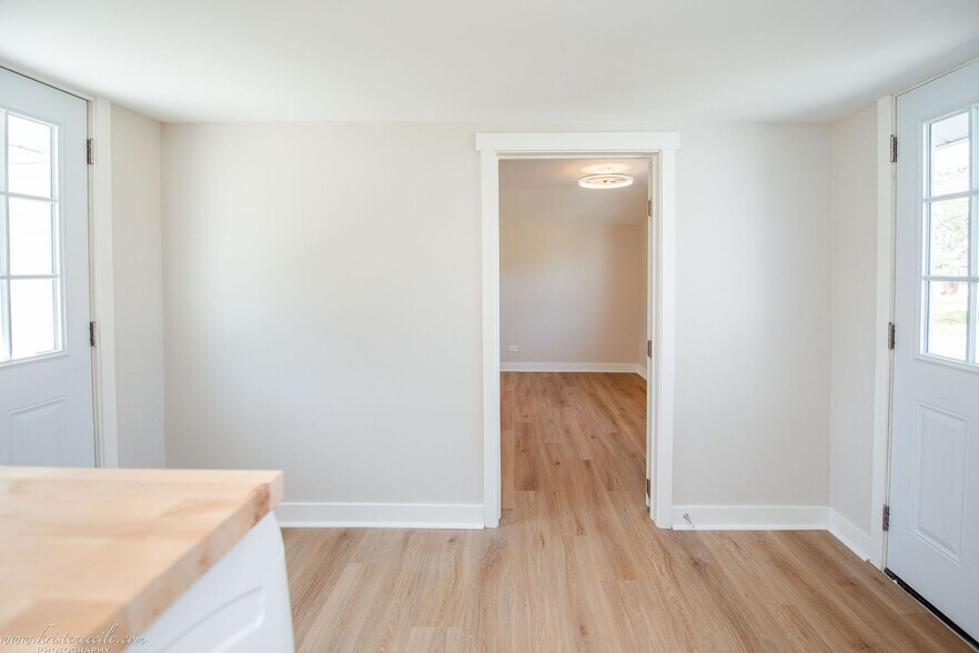 Building Photo - 148 E Francis Rd