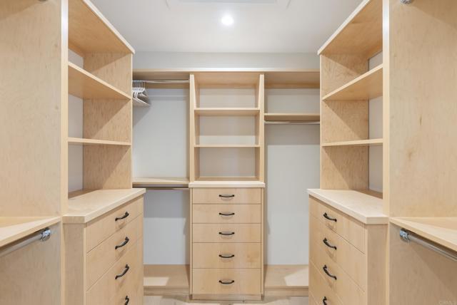 Building Photo - 210 Estrella St