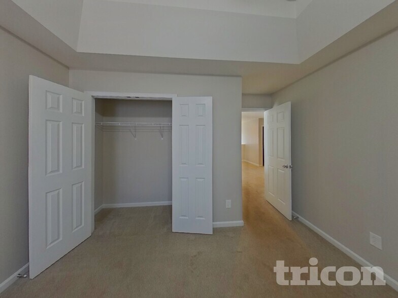 Building Photo - 1001 Southridge Dr