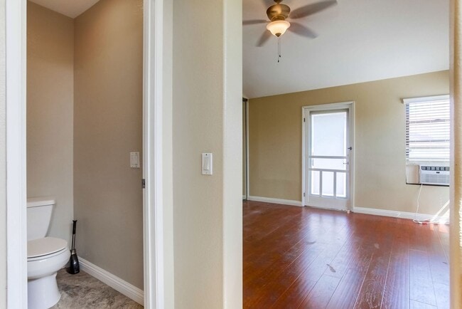 Building Photo - Charming Two Story 3 BR Home Available Mid June!