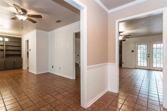 Building Photo - 912 Madison Dr