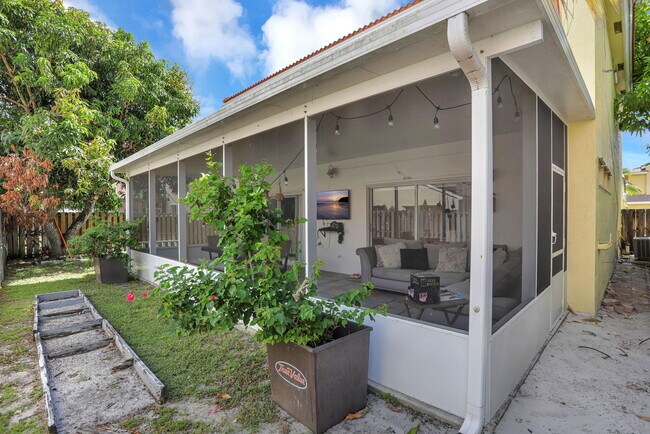 Building Photo - 3385 Seabreeze Ln