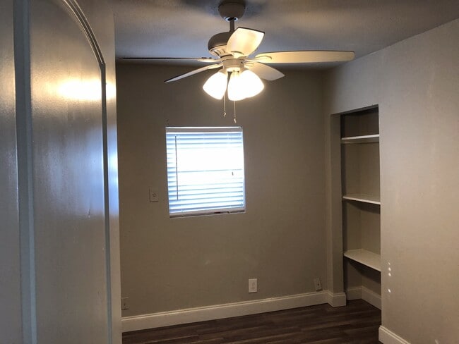 Building Photo - Down Town