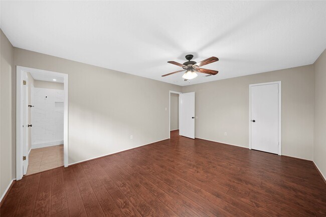 Building Photo - 16306 Forest Bend Ave