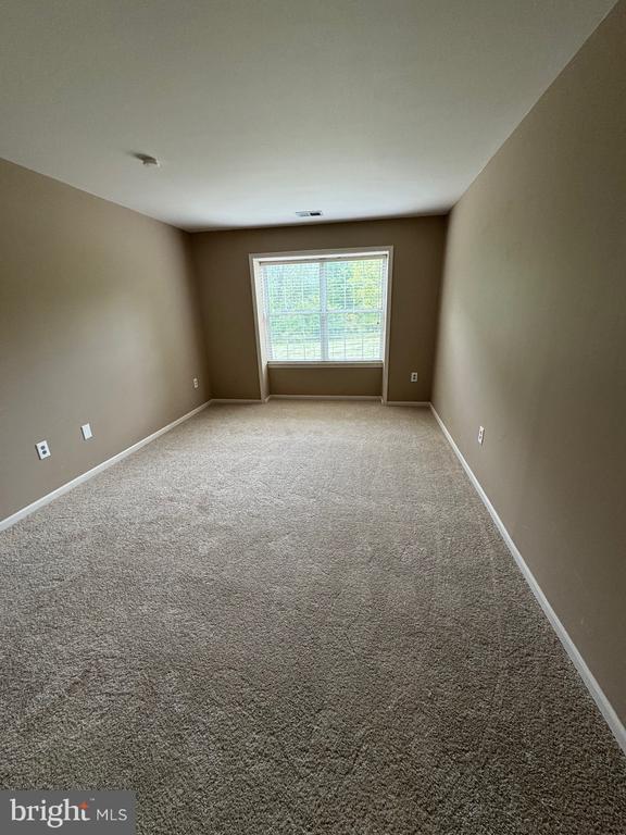 Building Photo - 906 Mews Dr
