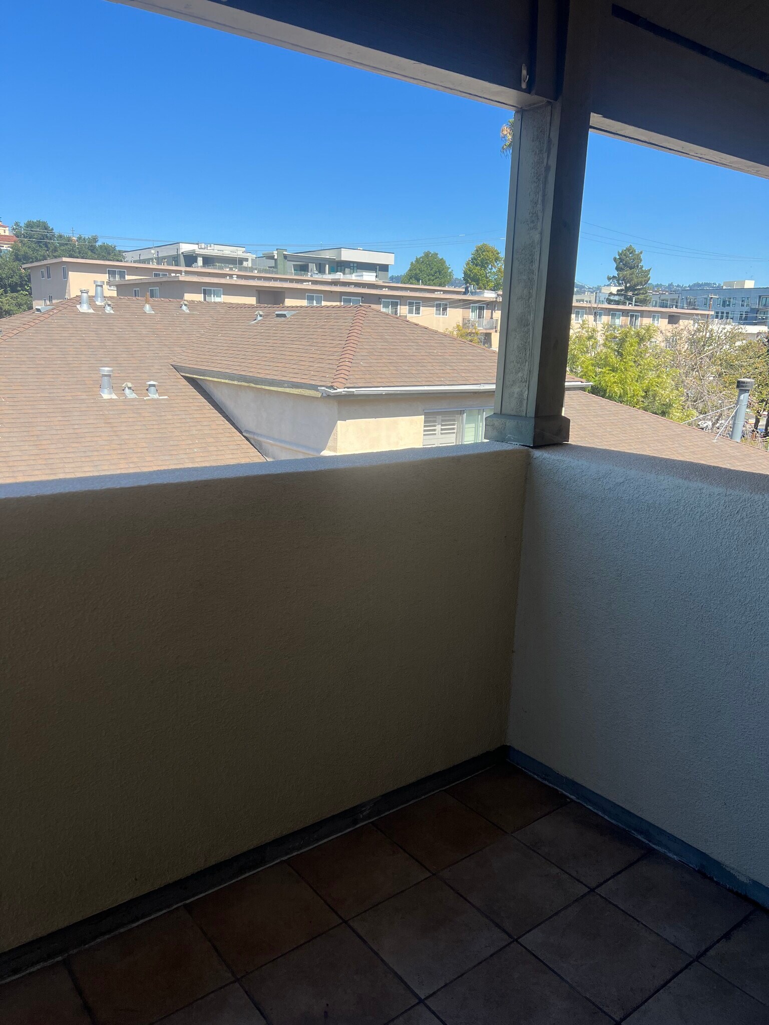 Building Photo - 425 28th St