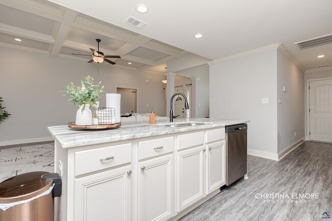 Building Photo - 214 Creek Ridge Dr