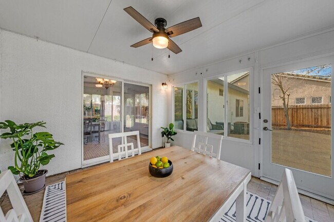 Building Photo - Cozy 3-Bed Sanctuary with 2 Full Baths in Sacramento’s Serene Prairie Dunes