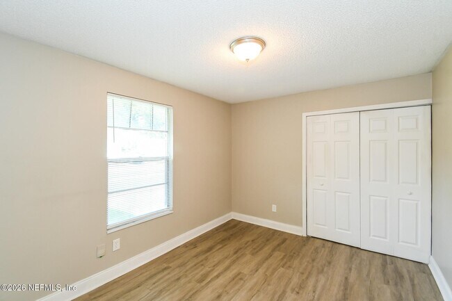 Building Photo - 7215 Sharbeth Dr S