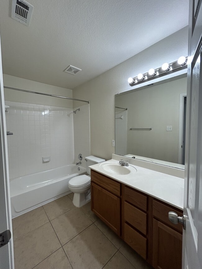 Building Photo - 5304 Willamette Ln