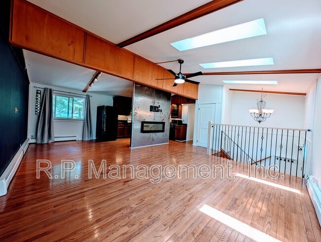 Building Photo - 26745 Freeport Ave