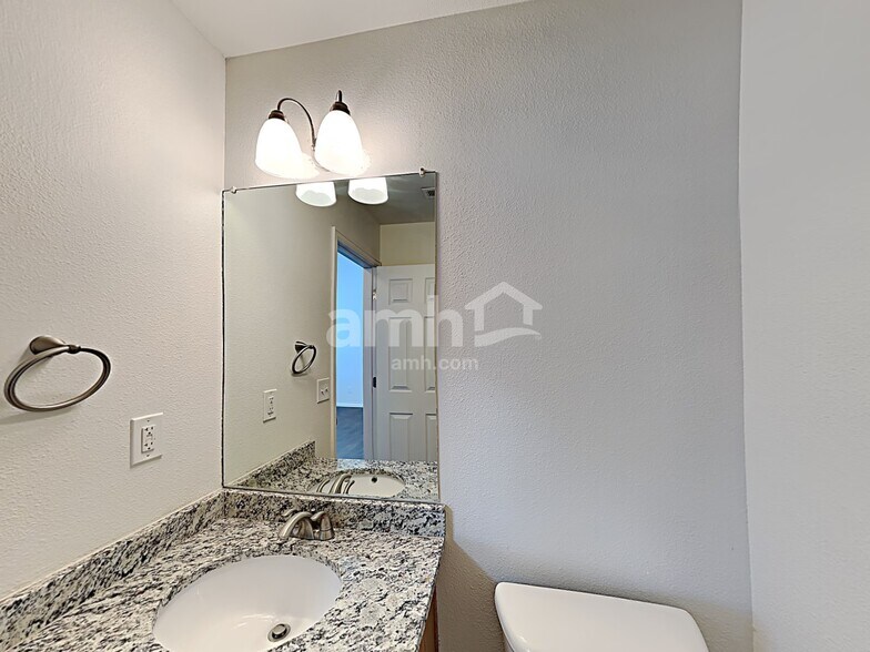 Building Photo - 411 Grey Swallow St