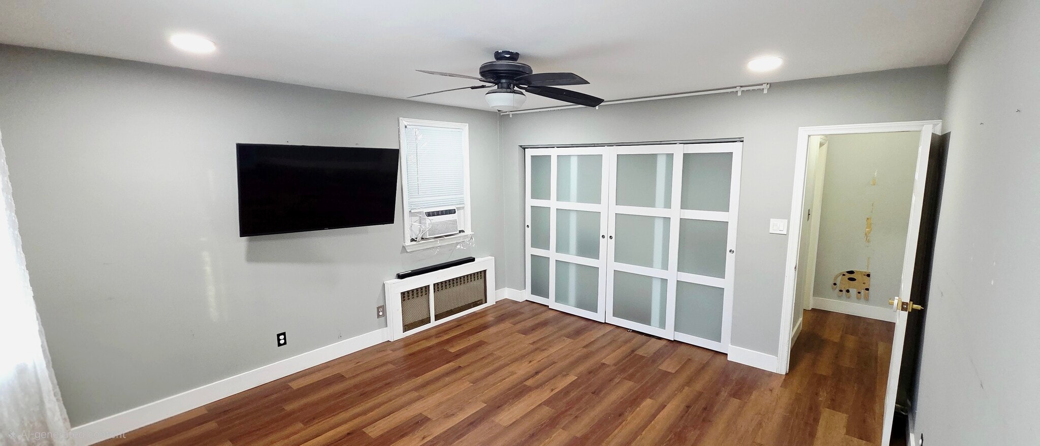 Building Photo - 728 Golden Ave