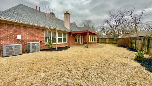 Building Photo - 275 Home Pl