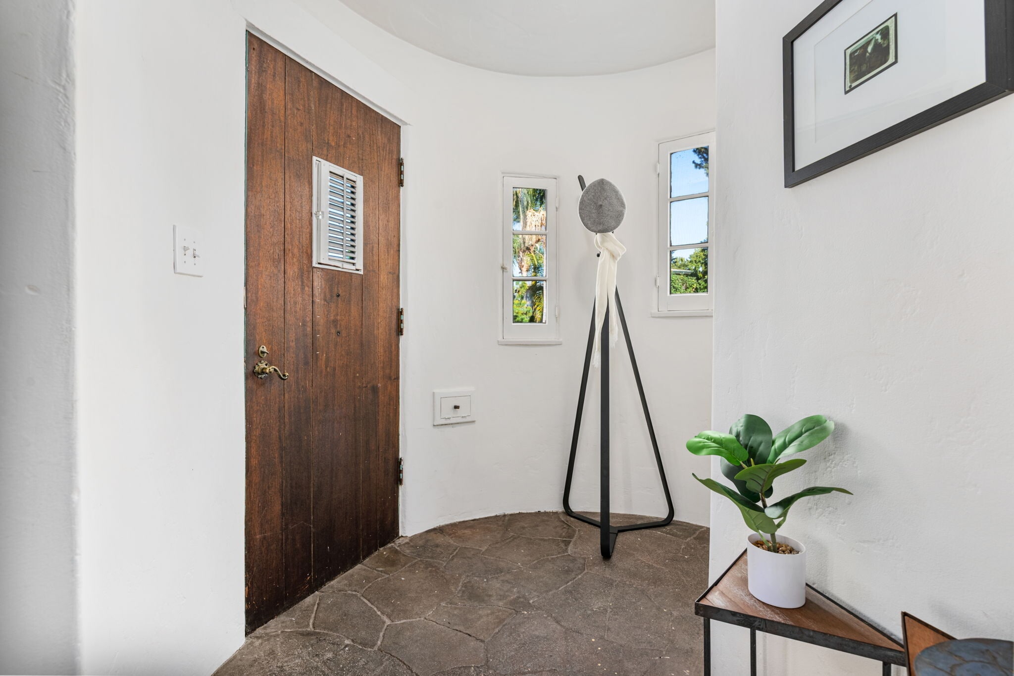 Building Photo - 3188 Atwater Ave