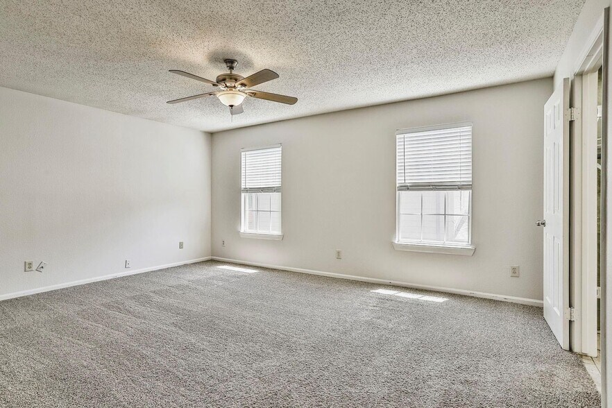 Building Photo - 5504 Big Bend Dr