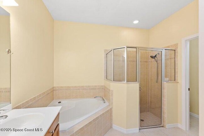 Building Photo - 5720 Claiborne St