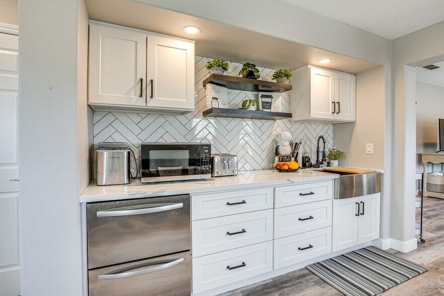 Building Photo - 1673 Harmony St