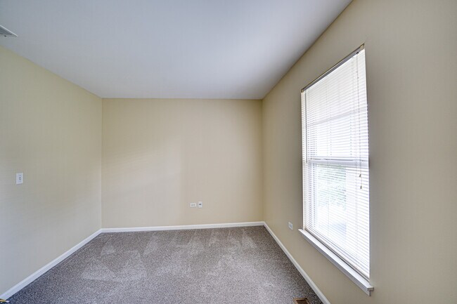 Building Photo - 3147 Saganashkee Ln