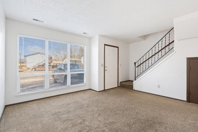 Building Photo - 902 Hersinger Pl