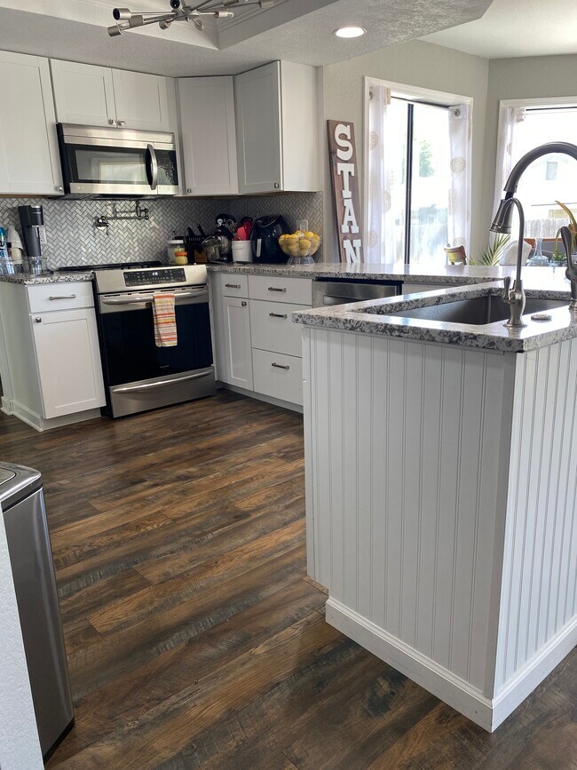 Building Photo - 4426 S Tinker Ave