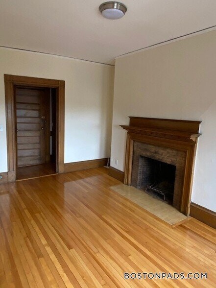 Building Photo - 2 Ware St