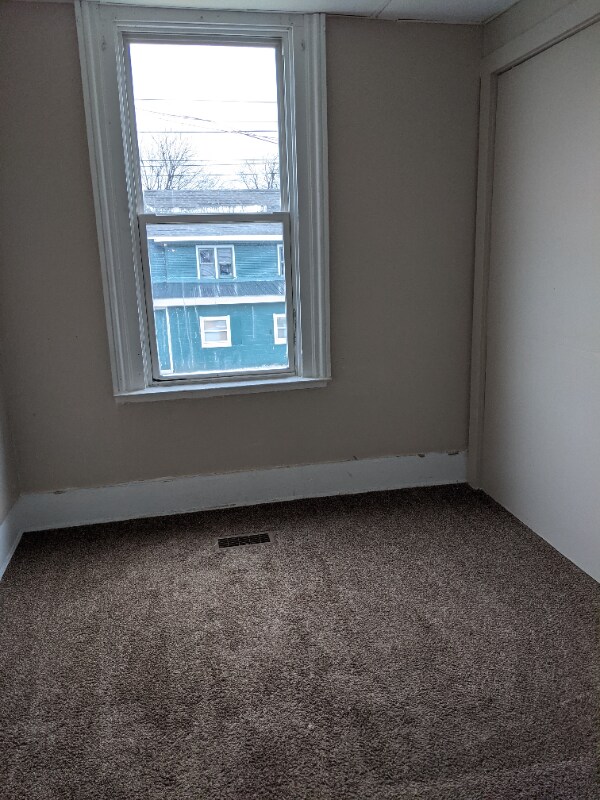 Building Photo - 56 Liberty St