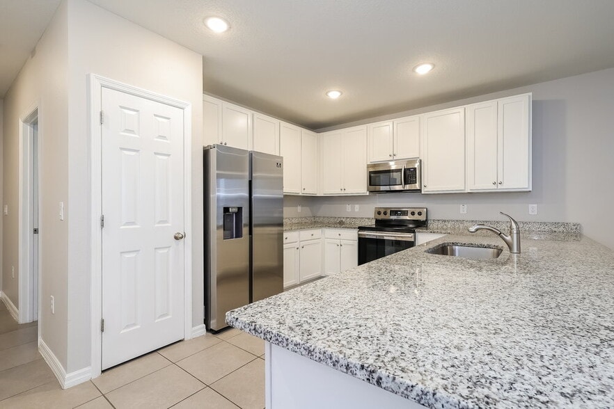 Building Photo - 1236 Amazon Dr