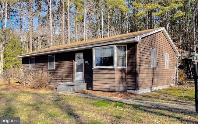 Building Photo - 18937 McKays Cove Ln