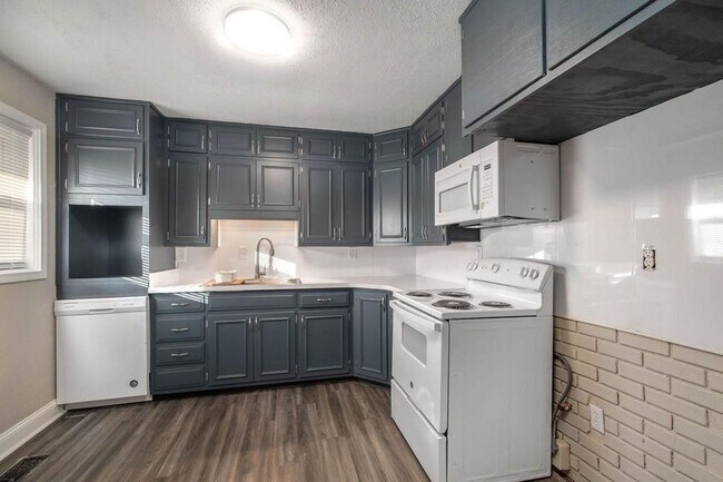 Building Photo - 901 Tribal St
