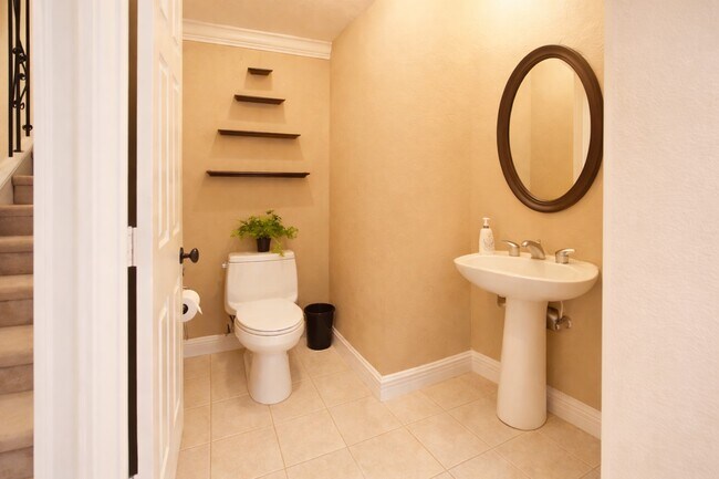 Building Photo - 4327 Lake Walk Ct