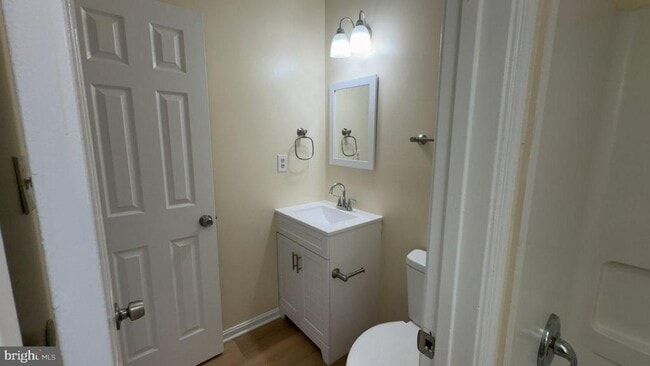 Building Photo - 2431 W Rosecroft Village Cir