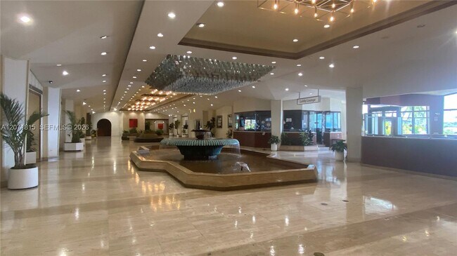 Building Photo - 999 Brickell Bay Dr